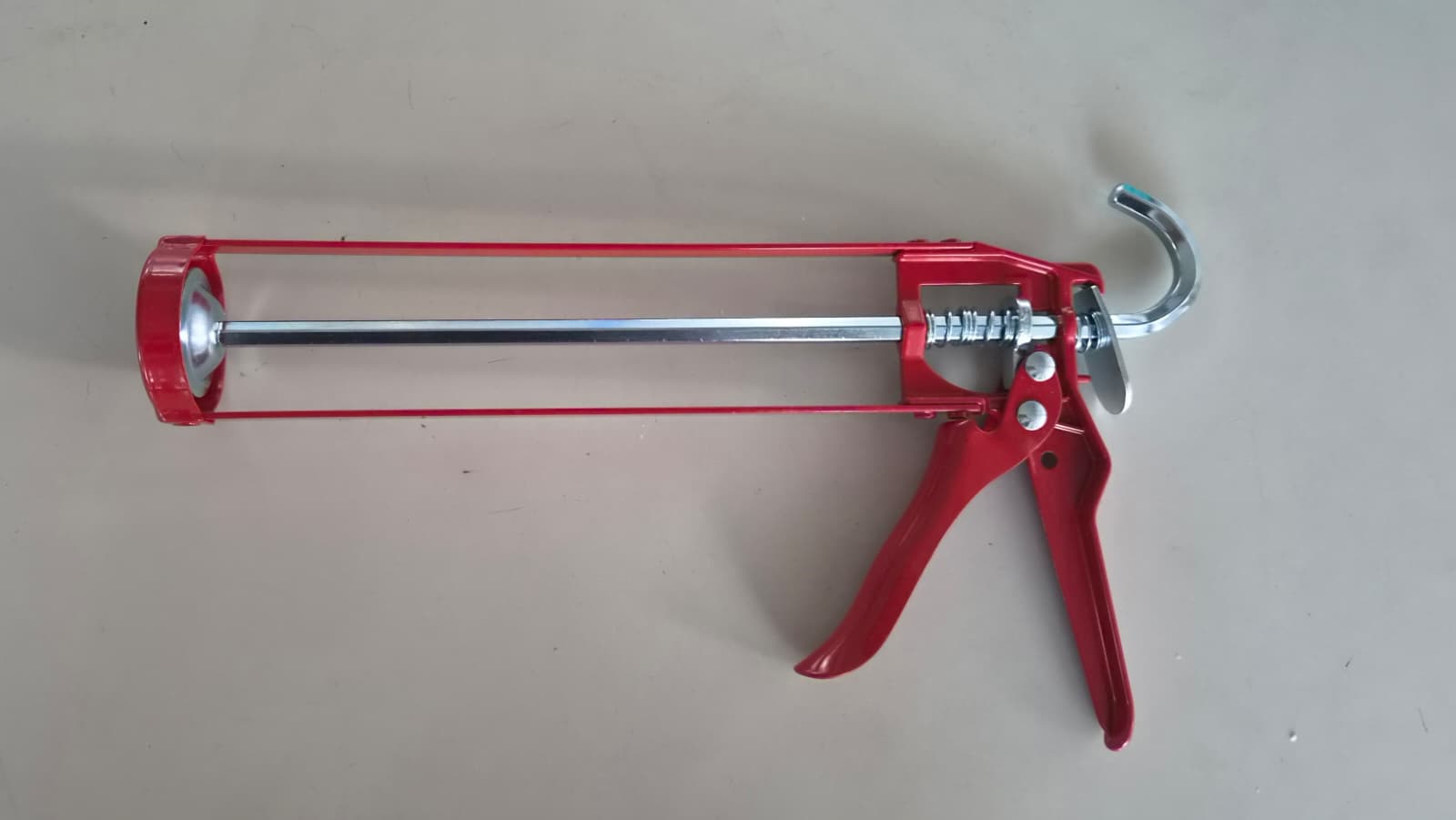 Caulking gun
